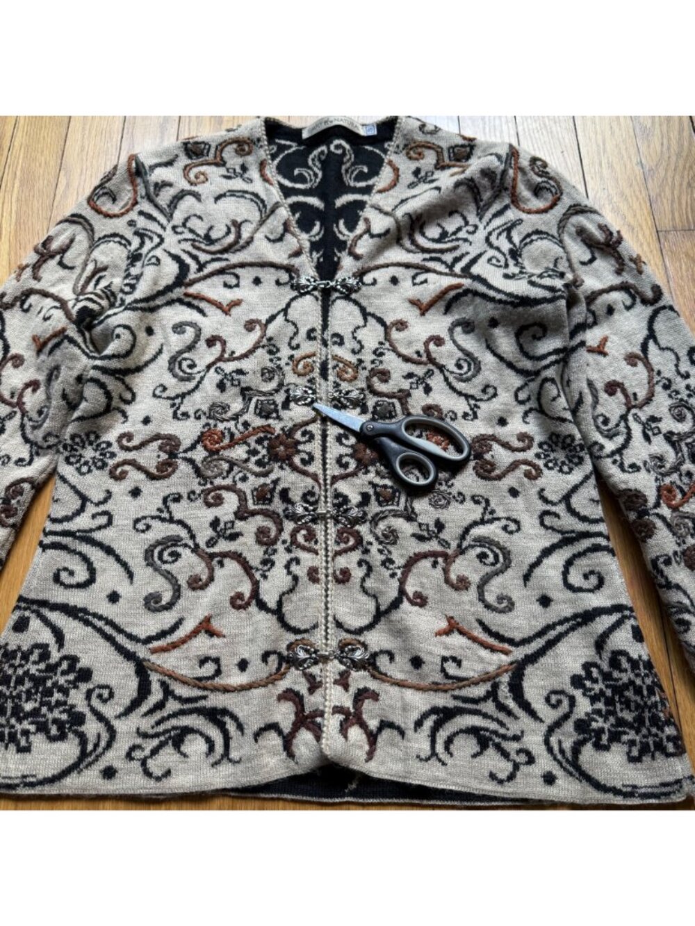 Simply Natural Size S Beige & Black Alpacal Peru Embroidered Cardigan - Picture 14 of 16